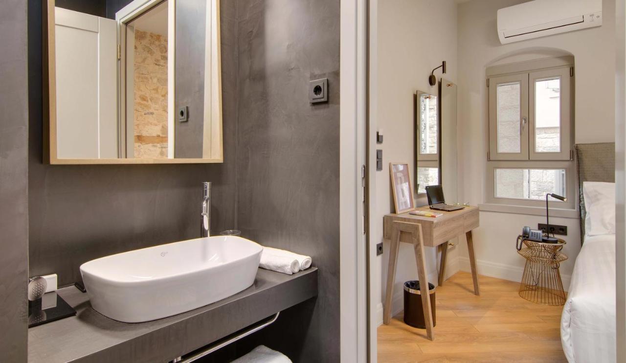 Hotel Boulgari Ioannina Bagian luar foto