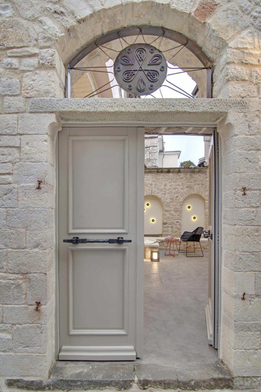 Hotel Boulgari Ioannina Bagian luar foto